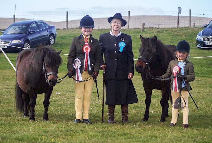 Young Handler Champions - Connie Dickie and Heidi Dickie with Judge Roweena Proven